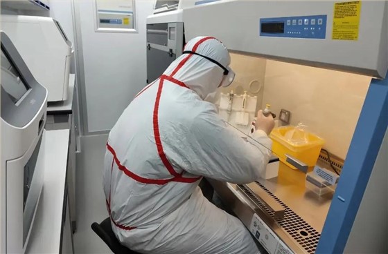 移动PCR核酸检测方舱实验室内部图片